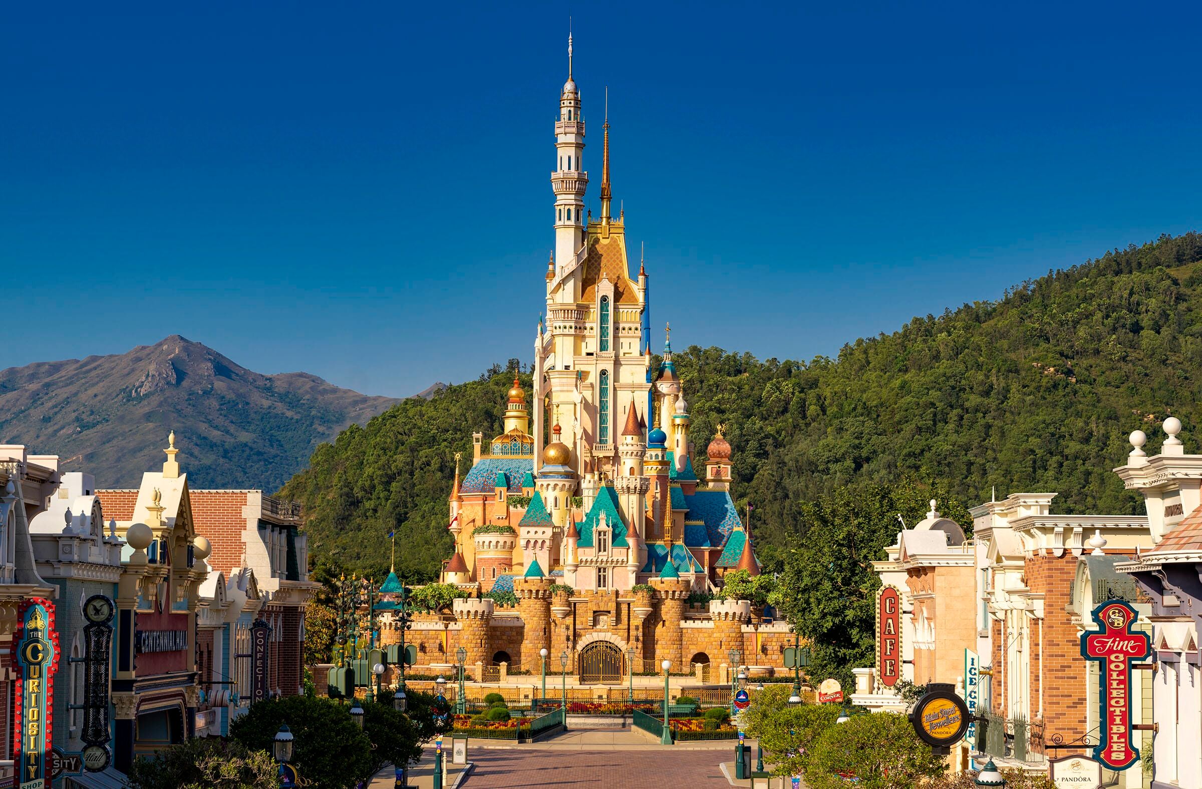 Hong Kong Disneyland — Lantau